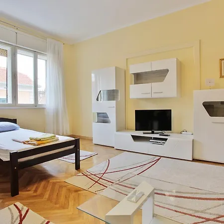 Apartment Istarska * Split
