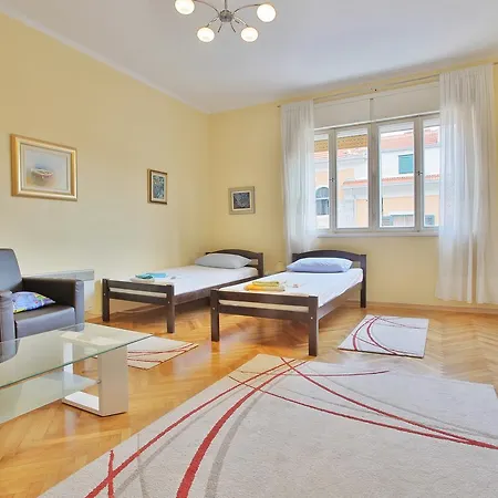 Apartment Istarska Apartament *